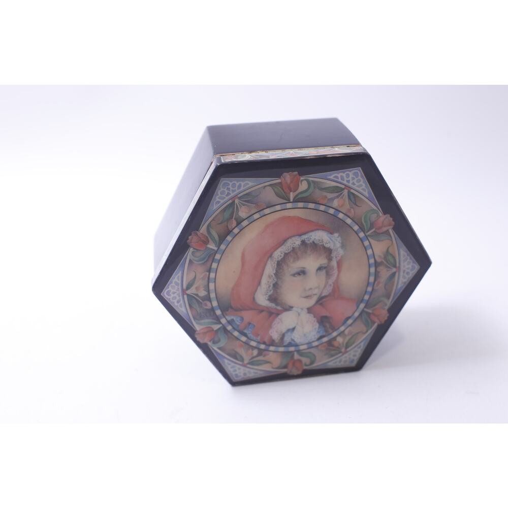 Little Red Riding Hood, Musical Jewelry Box, Edelweiss, 1986, ~ 250407-WH 169